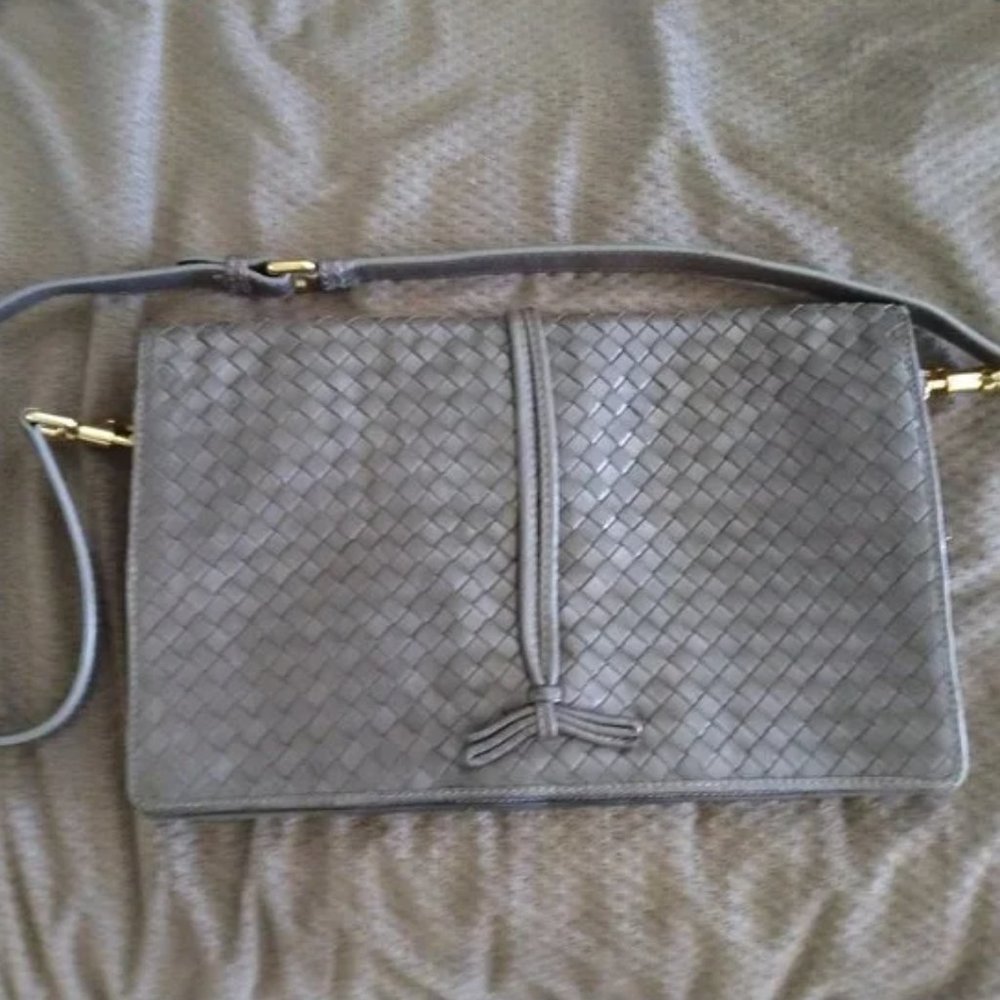 ❤️BOTTEGA VENETA Italy Nappa Intrecciato Gray Flap Crossbody to Clutch Purse
